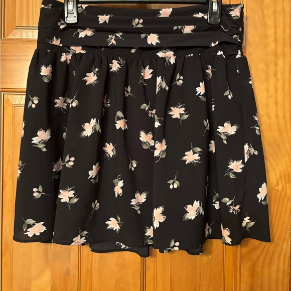 New York & Company Dresses & Skirts - New York & Company Black and White Skater Mini Skirt